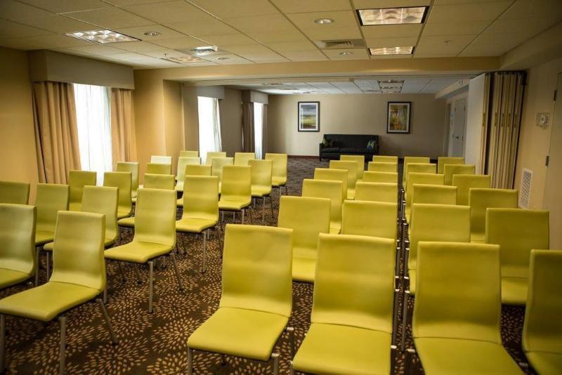 Holiday Inn Express Milford By Ihg Екстериор снимка